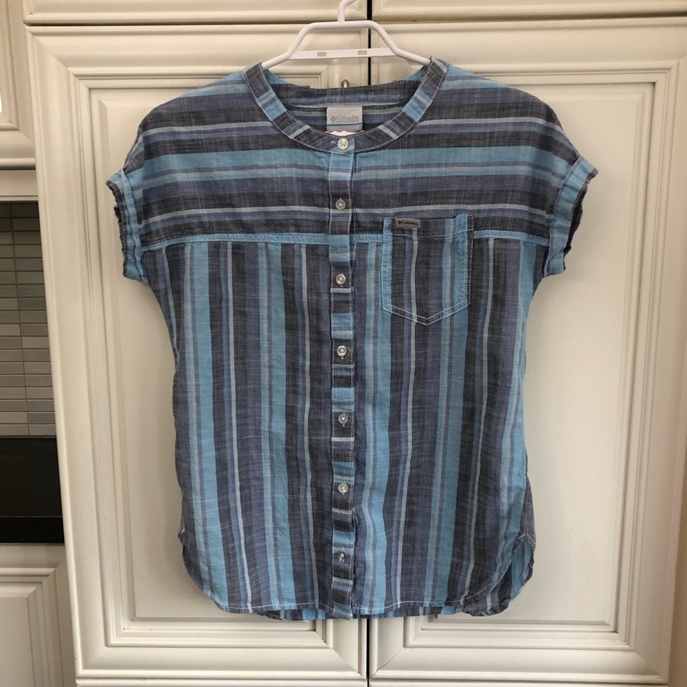 Columbia women’s stripe button shirt s/s